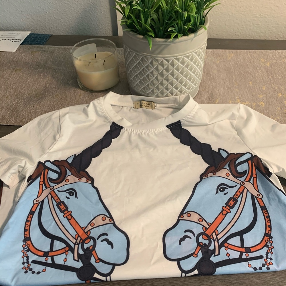 Burberry unicorn t-shirt New